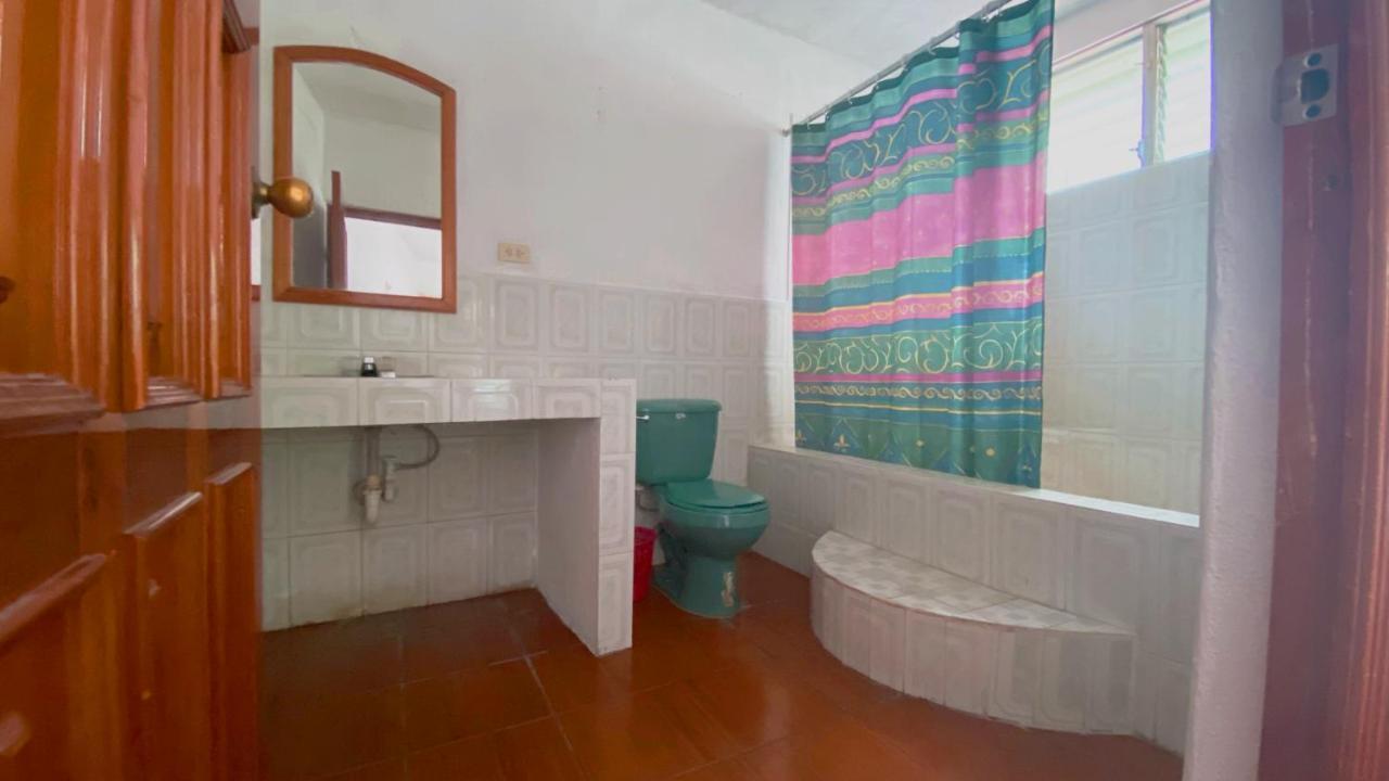 Hotel Posada Don Carlos Panajachel Bagian luar foto
