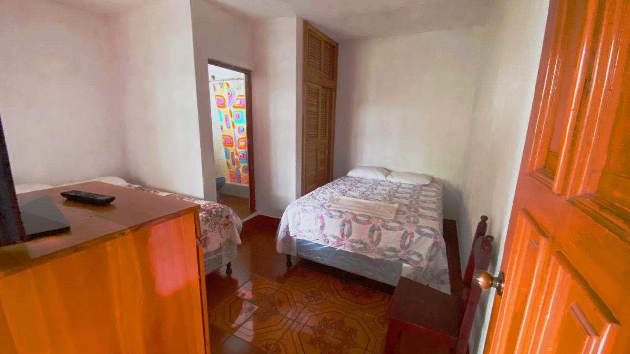 Hotel Posada Don Carlos Panajachel Bagian luar foto