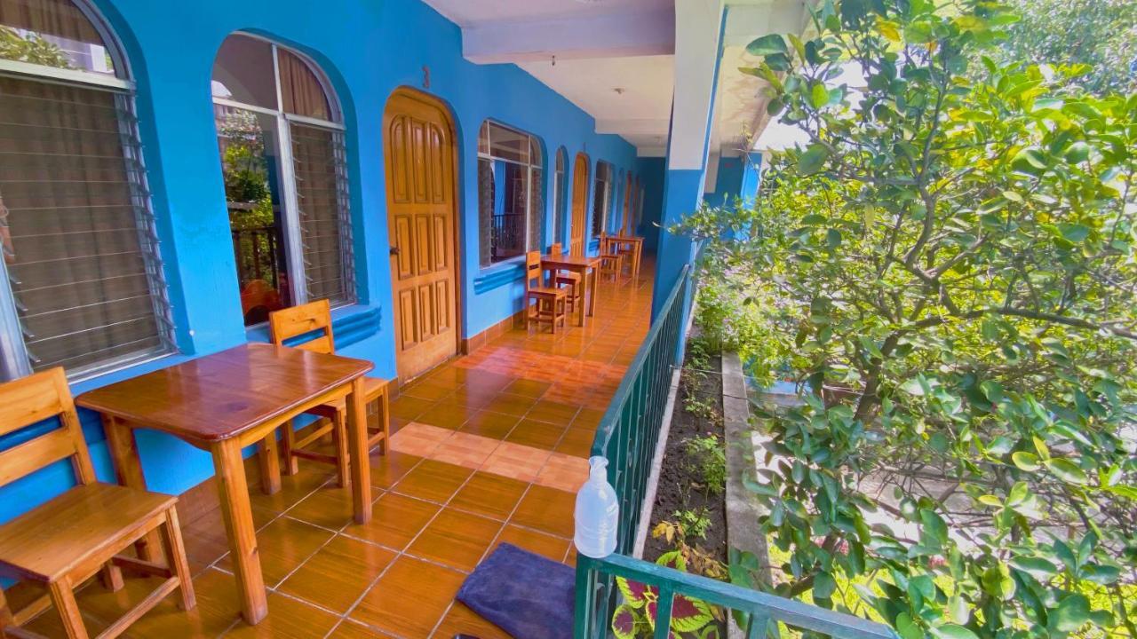 Hotel Posada Don Carlos Panajachel Bagian luar foto